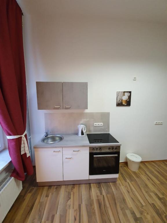 Little Casablanca room 4